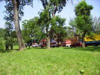 dorazilo několik hasičských vozů